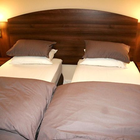 The Railway Tavern Hotel Лондон Экстерьер фото
